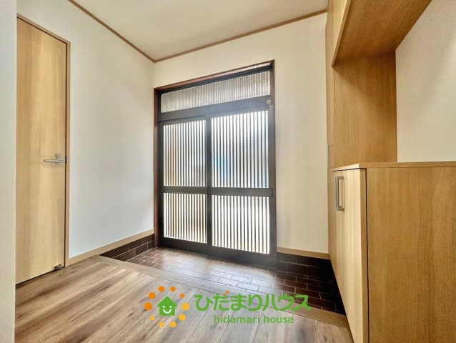 杉戸町倉松4丁目　中古一戸建ての玄関