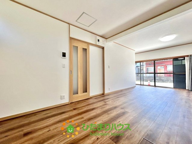 杉戸町倉松4丁目　中古一戸建ての居間・リビング