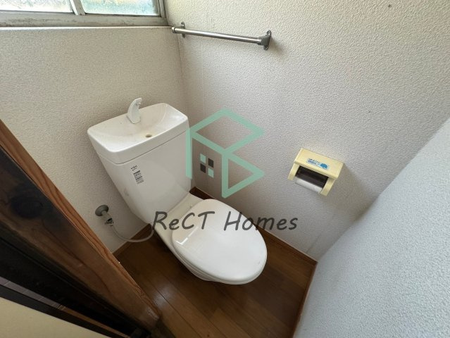 加古川市加古川町河原貸家のトイレ