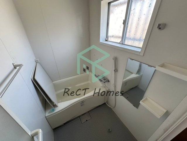 加古川市加古川町河原貸家の浴室