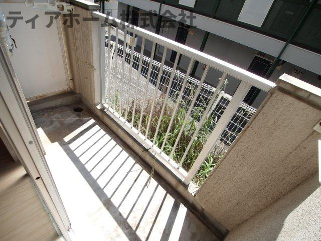 橿原市西池尻町の賃貸マンションのバルコニー
