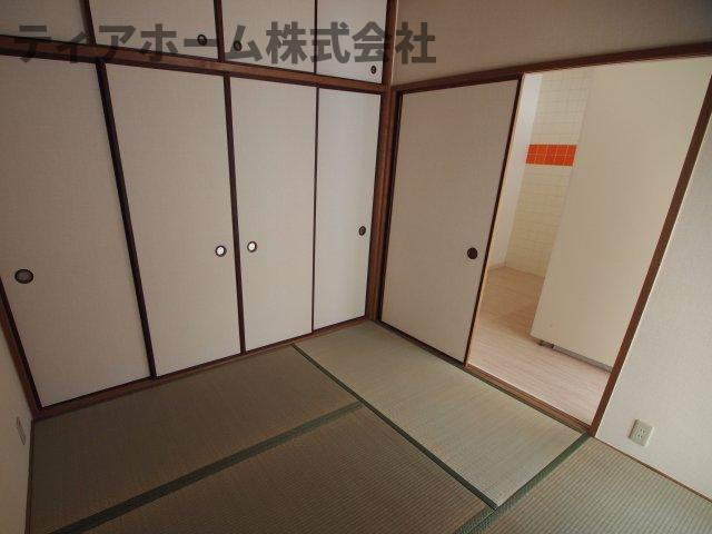 橿原市西池尻町の賃貸マンションの和室|和室、ちょっとしたくつろぎスペースにいかがでしょうか