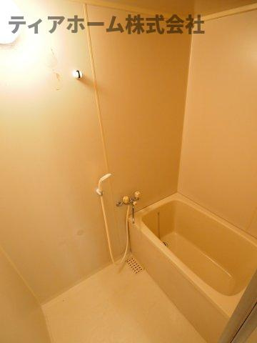 橿原市西池尻町の賃貸マンションの浴室|日々の暮らしに欠かせないお風呂です