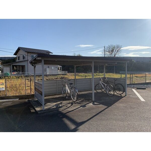 Residence COMFORT　Aの駐車場