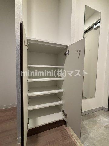 ワールドアイ大阪城EASTアドバンスの玄関