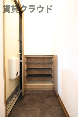 ハイム六通　Ⅰ番館の玄関|中はこのようになっています