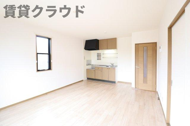 ハイム六通　Ⅰ番館の居間・リビング|ゆったりとした居間です