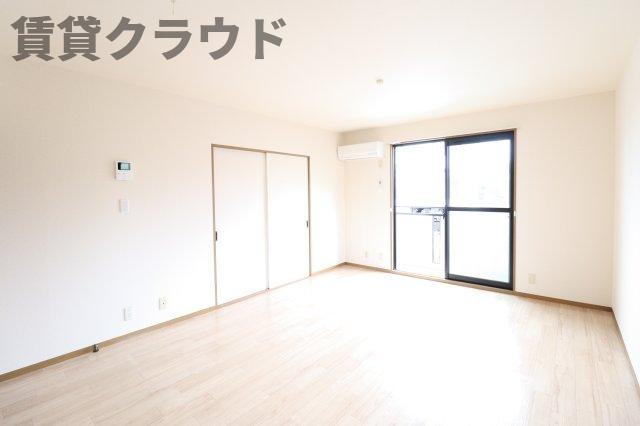 ハイム六通　Ⅰ番館の居間・リビング|ゆったり過ごせる居間です