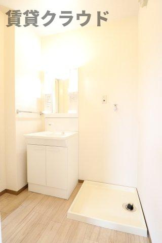 ハイム六通　Ⅰ番館の洗面所|スペースが確保できる洗面所です