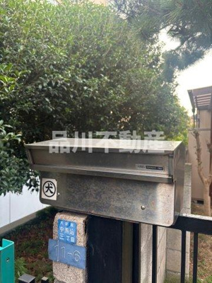 【エントランス】 | 中馬込戸建て | 落ち着いたエントランスです