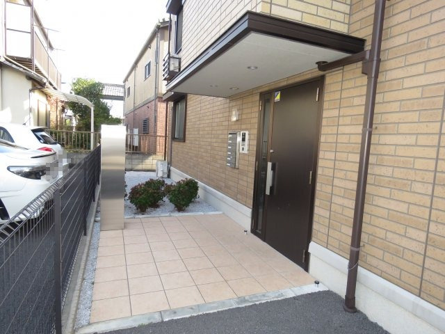 シャンティーユ曙台Ⅲのエントランス