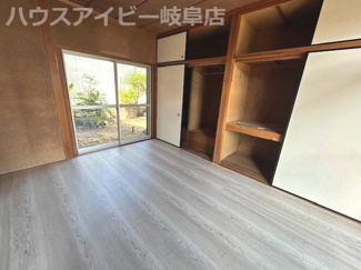 【洋室】 | 岐阜市大洞柏台中古住宅！そのままでお住みになれます♪水回りすべて新品交換！南にお庭スペースあります♪ | 岐阜市大洞柏台中古住宅！そのままでお住みになれます♪水回りすべて新品交換！南にお庭スペースあります♪