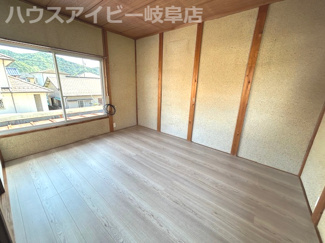 【洋室】 | 岐阜市大洞柏台中古住宅！そのままでお住みになれます♪水回りすべて新品交換！南にお庭スペースあります♪ | 岐阜市大洞柏台中古住宅！そのままでお住みになれます♪水回りすべて新品交換！南にお庭スペースあります♪