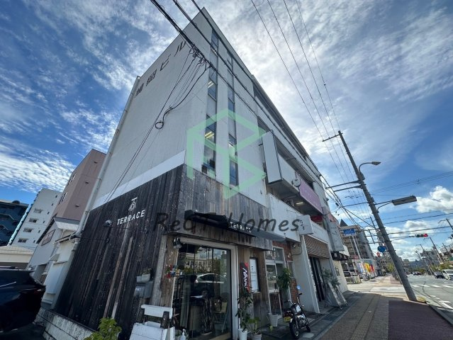 鳩岡ビルの外観