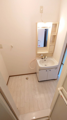 【洗面所】 | サンライズB | シャワー付き洗面台