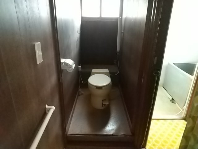 白糠町東1条住宅付き店舗のトイレ|住居用