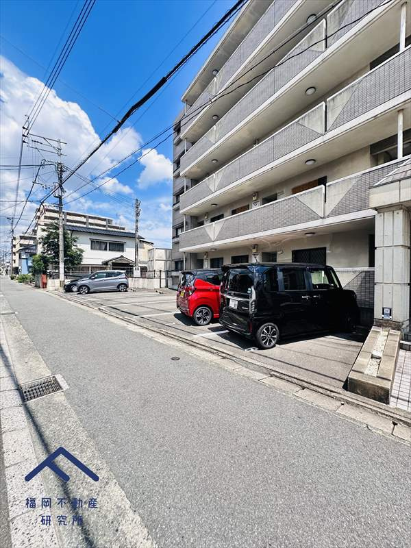 フィオレ井尻の駐車場