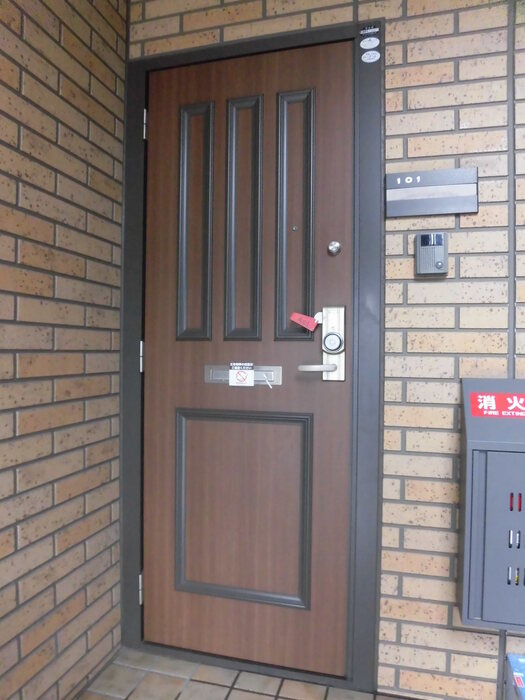 フルール・ド・シャモニ Ａ棟のエントランス|A101 玄関