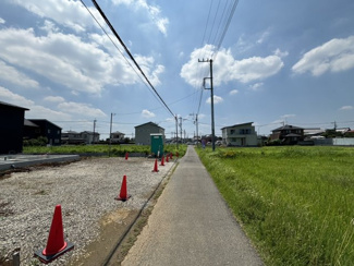 【前面道路含む現地写真】