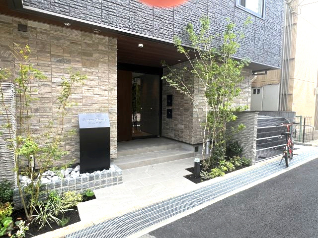 【エントランス】 | スリール岡本