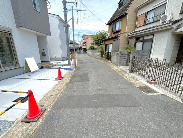 京阪本線『淀』駅まで徒歩８分♪お財布にも優しいオール電化３ＬＤＫ住宅◎伏見区淀下津町１期の前面道路含む現地写真|前道道路