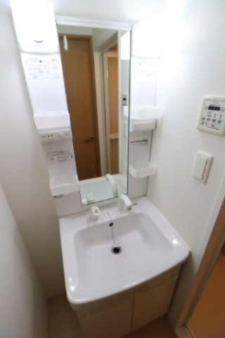 【独立洗面台】 | 独立洗面台あり、毎朝おしゃれに忙しい女性の方におすすめです