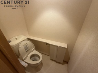 温水洗浄便座付きのトイレです♪