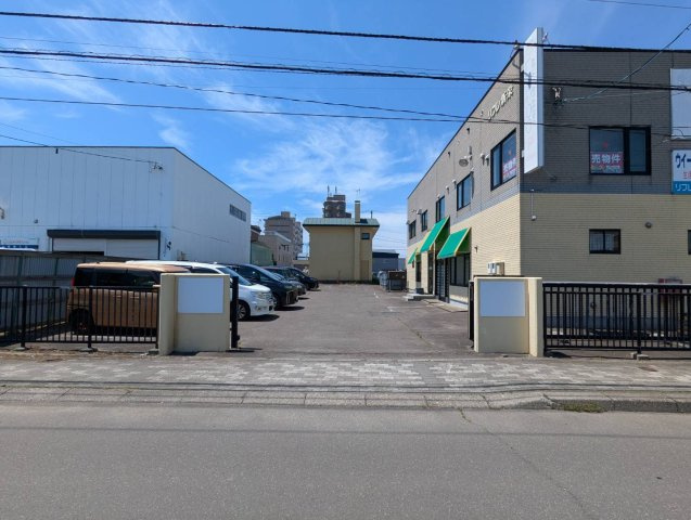新栄町《1棟》事業用売物件の駐車場|10台程駐車可能です