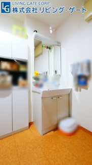 【独立洗面台】 | 笛吹市石和町井戸 オール電化H18年築中古住宅 大型建物 | 三面鏡タイプ洗面台