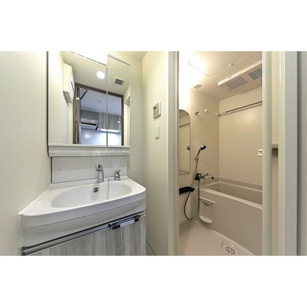 アステリ鶴舞テーセラの独立洗面台