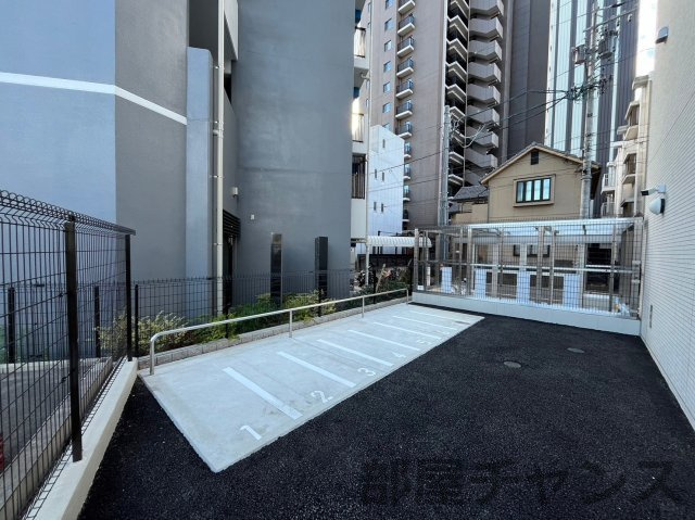 エステート金山の駐車場