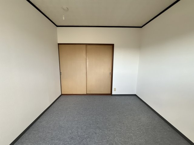 金川マンションの寝室
