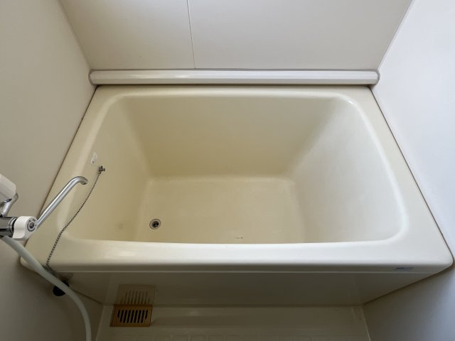 金川マンションの浴室