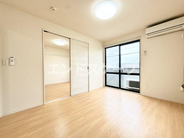 エトワールBの居間・リビング|高崎、前橋、伊勢崎エリアのお部屋探しはエンドスケープまで！お客様の理想お聞かせ下さい♪