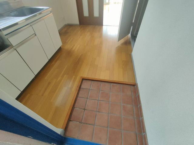 コーポオガワの玄関