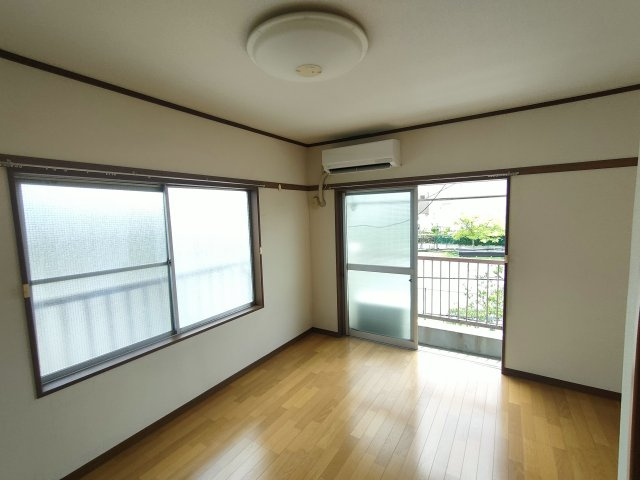 コーポオガワの洋室