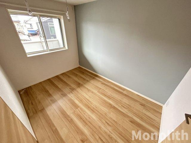 シャーメゾンアズナブルの洋室