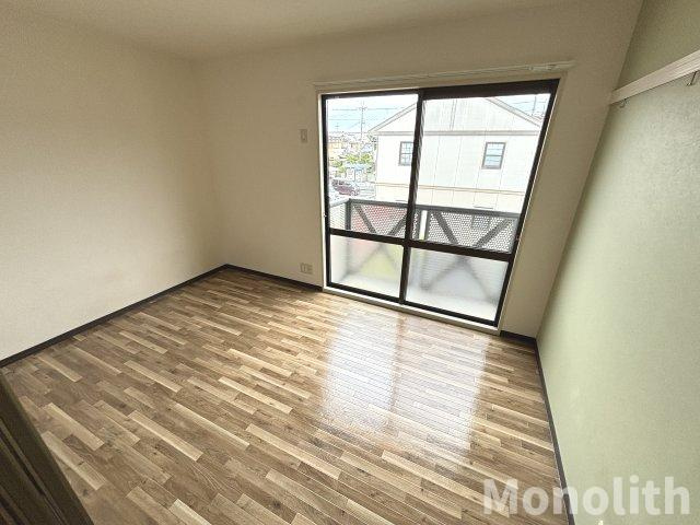 ガーデンタウン清水の洋室