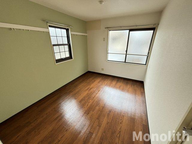 ガーデンタウン清水の洋室