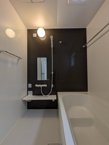 【浴室】 | お子様と一緒にバスタイムを楽しめる広々浴室