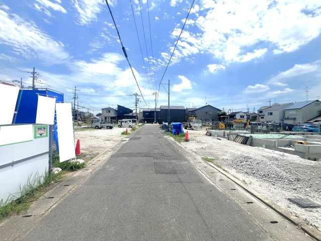 京阪本線『淀』駅まで徒歩８分♪お財布にも優しいオール電化４ＬＤＫ住宅◎伏見区淀下津町１期の前面道路含む現地写真|前道道路(２０２４年７月撮影)