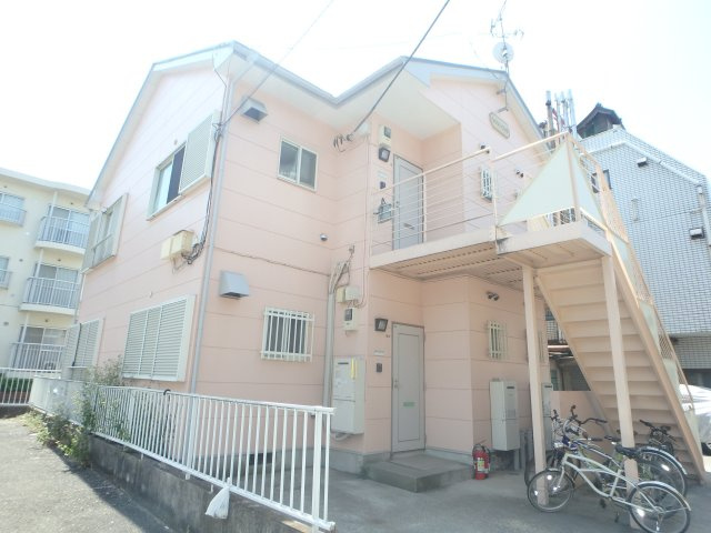 ハウス・ウィルの外観|全室角部屋南向き♪