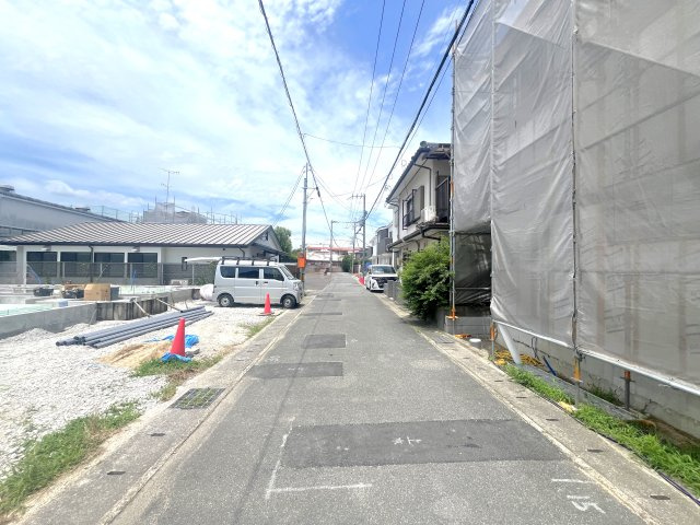 京阪本線『淀』駅まで徒歩８分♪お財布にも優しいオール電化４ＬＤＫ住宅◎伏見区淀下津町１期の前面道路含む現地写真|前道道路(２０２４年７月撮影)