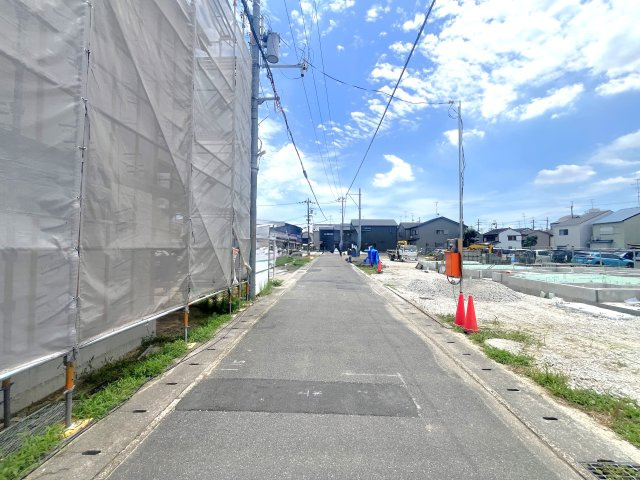京阪本線『淀』駅まで徒歩８分♪お財布にも優しいオール電化４ＬＤＫ住宅◎伏見区淀下津町１期の前面道路含む現地写真|前道道路(２０２４年７月撮影)