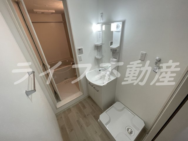 フジパレス近鉄長瀬の洗面所|スペースが確保できる洗面所です