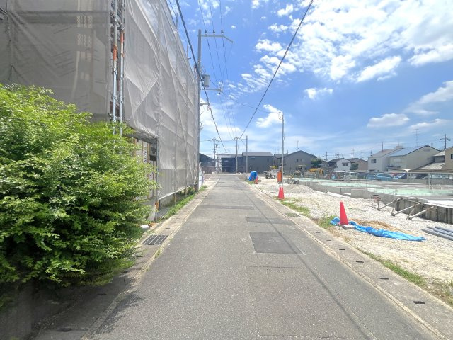 京阪本線『淀』駅まで徒歩８分♪お財布にも優しいオール電化４ＬＤＫ住宅◎伏見区淀下津町１期の前面道路含む現地写真|前道道路(２０２４年７月撮影)