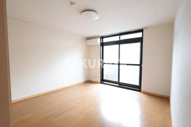 エンパレス　レオ　V22の洋室|2025年5月撮影。