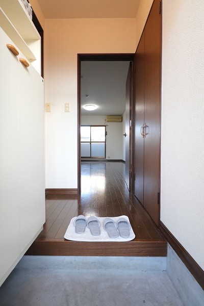 グレース御井の玄関