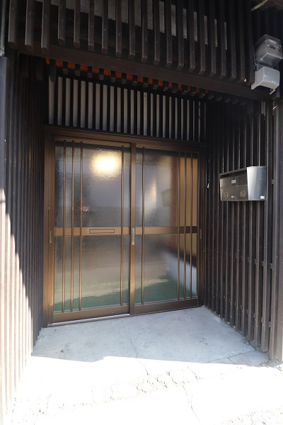 西町広又貸家のエントランス|現況優先