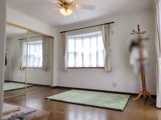 【洋室】 | 東金市田間　中古戸建 | スーパー村の市場徒歩1分 JR東金線東金駅徒歩約14分 都市ガス上下水４LDK 暖炉付き駐車3台可能